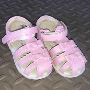 ⚜️OshKosh Pink Baby Sandals (SIZE 4)